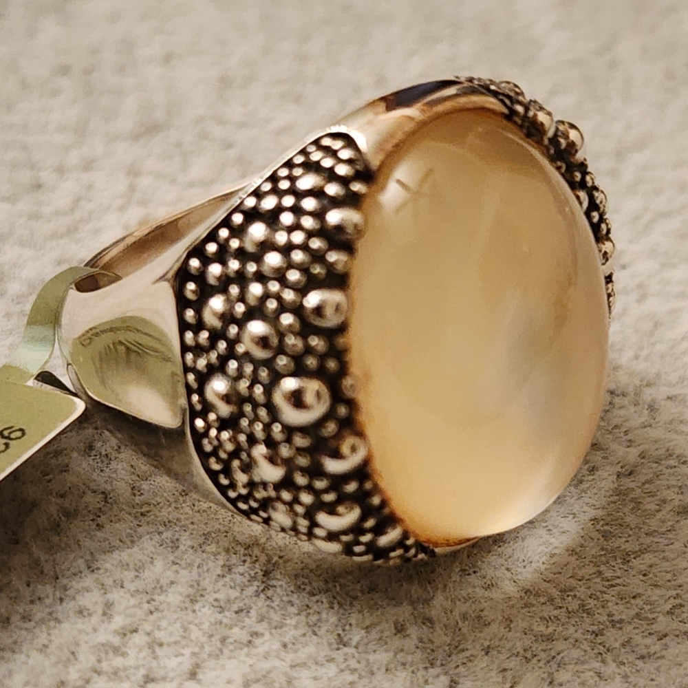 Mother Of Pearl Ring. NWT - Picture 5 of 10
